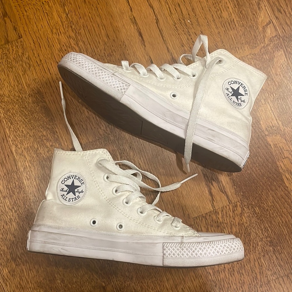 Rare Chuck Taylor All Star Canvas High Tops - Picture 2 of 5